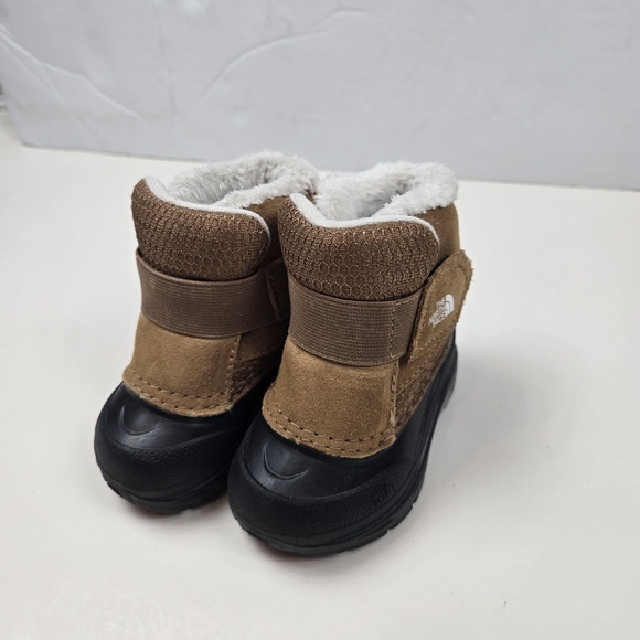The North Face Kids Tan and Black Boots - Picture 3 of 8